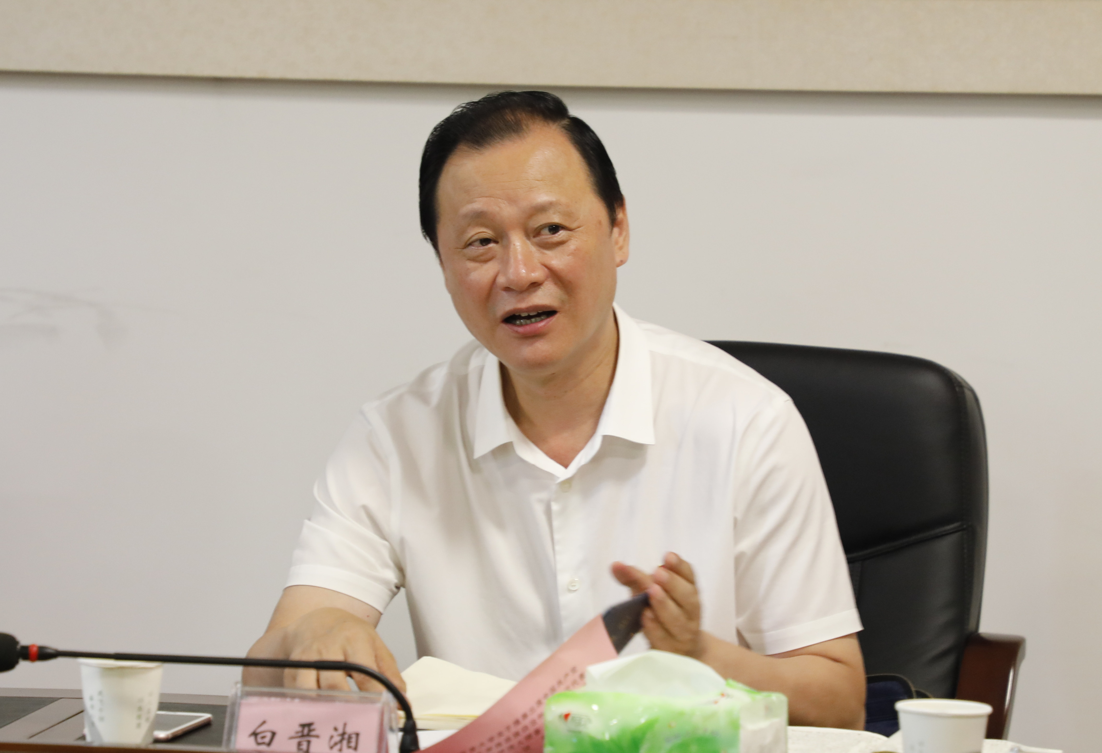 校党委听取驻村帮扶工作汇报