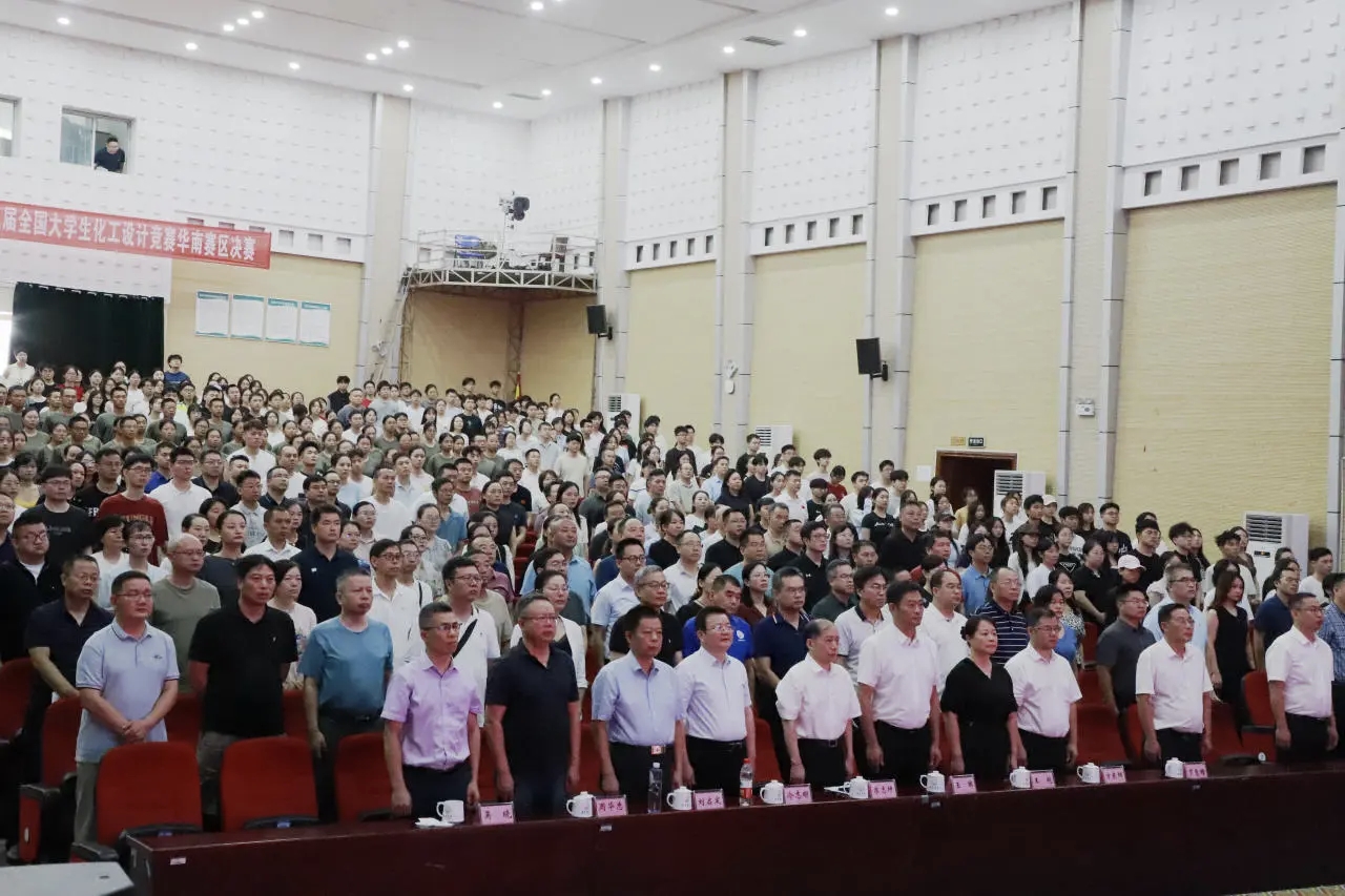 千名师生同屏观礼，抗战精神激荡校园 ——我校组织师生集中观看纪念抗战胜利80周年大会直播             