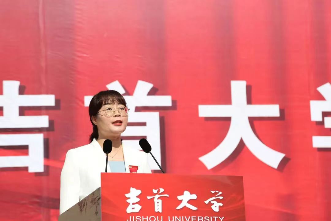 王迎春：风雨湖畔的“磨课人”,36